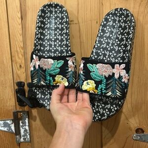 No stains no rips in great quality